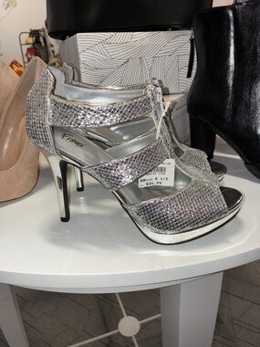 Women’s shoes